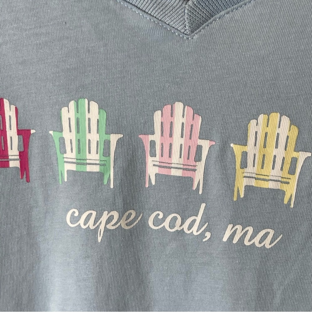 Cuffy’s Cape Cod Women’s V-Neck T-Shirt Beach Chairs L - Picture 4 of 10